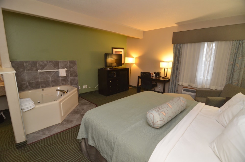 جناح ديلوكس بسرير كينج، Americinn By Wyndham Des Moines Airport 2/6