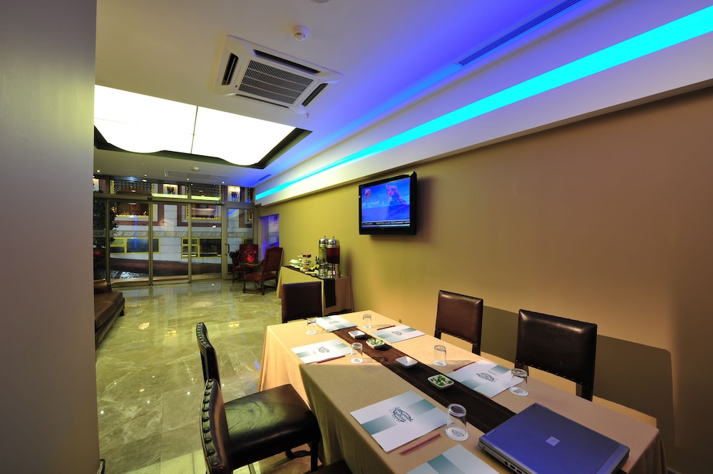 YASMAK COMFORT HOTEL 30/32
