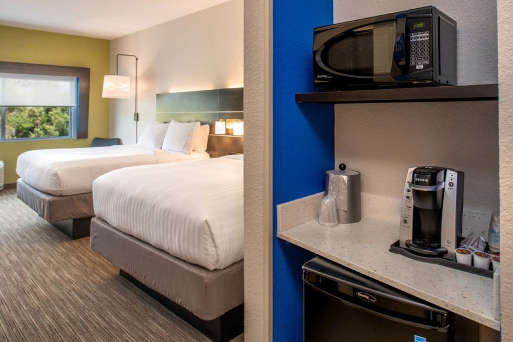 غرفة قياسية بسريرين كوين لذوي الإعاقة، Holiday Inn Express Jacksonville East 6/6