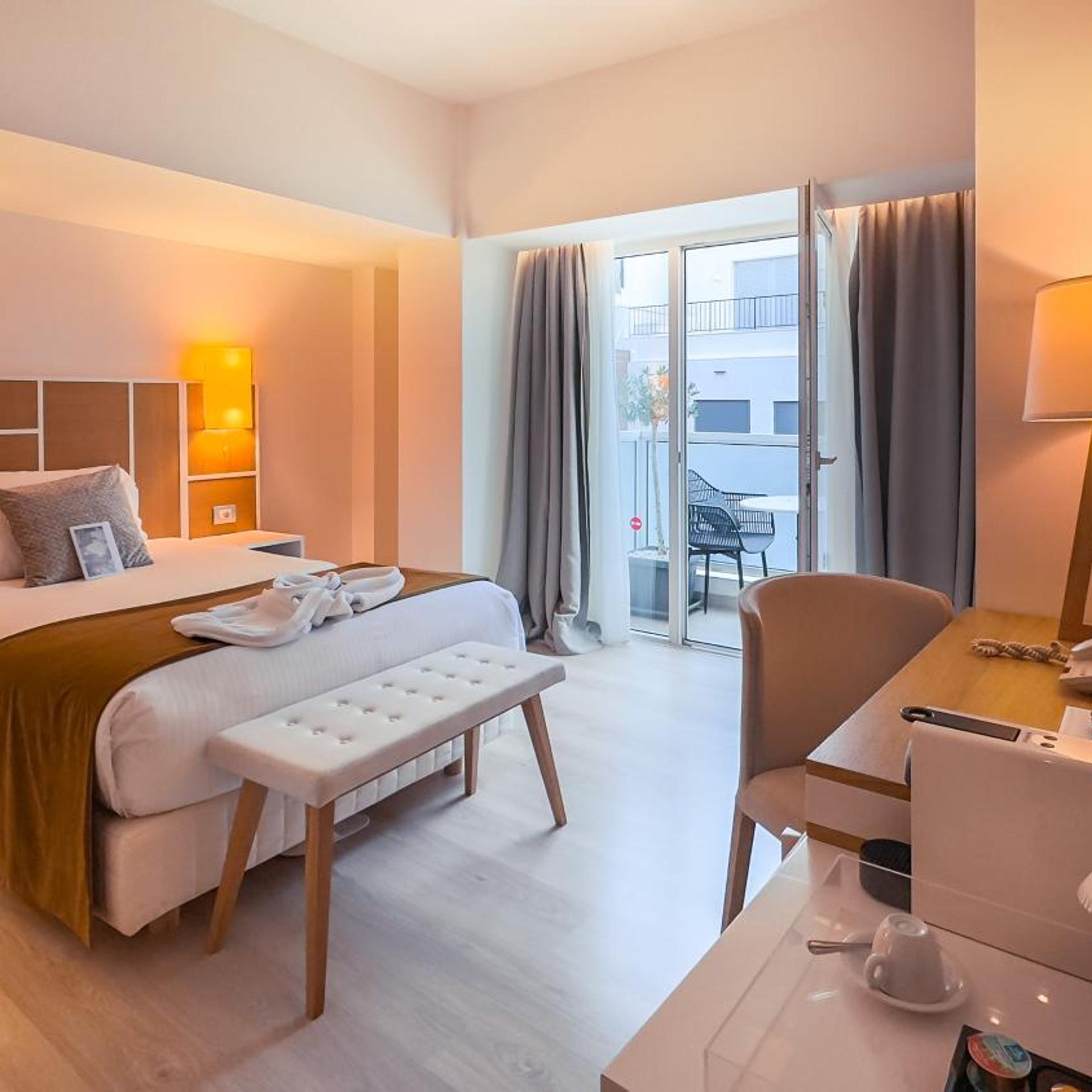 Chic, Economy, Single, Balcony