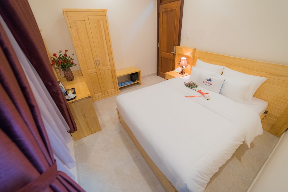 Starhill Hotel 24/54
