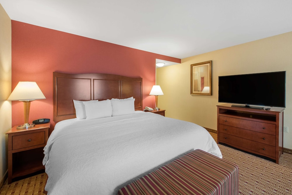 Hampton Inn And Suites Arcata 8/42