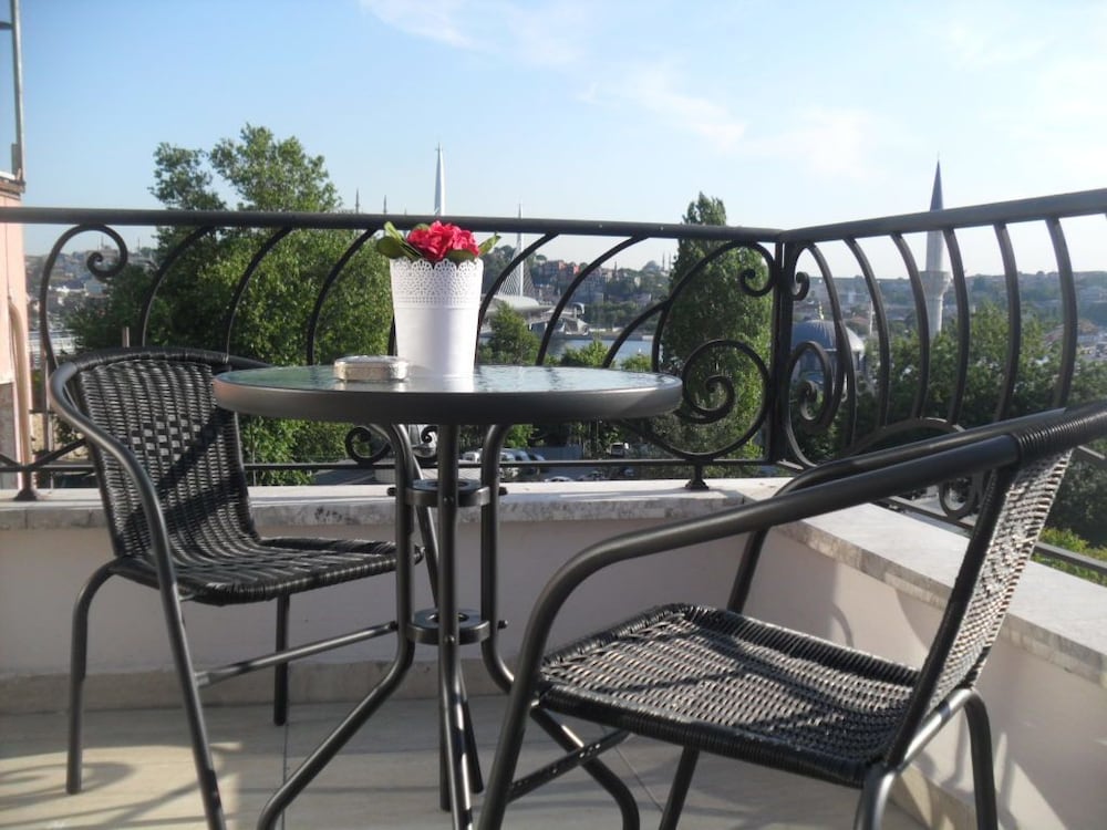 Galatolia Suites 47/50