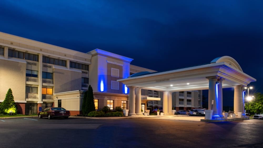 Holiday Inn Express Cincinnati West 2/74