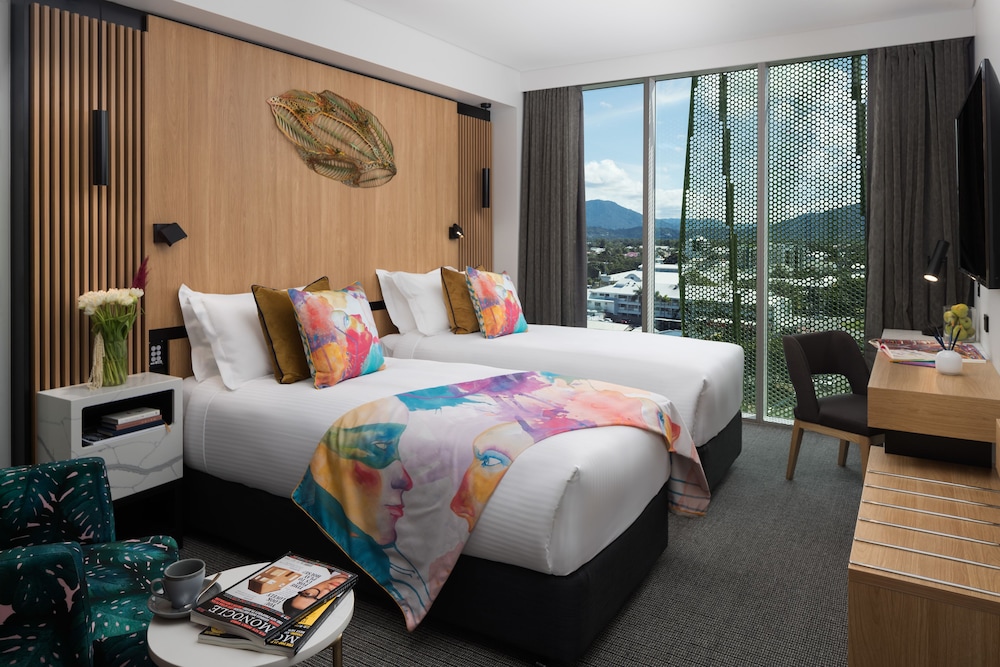 URBAN, TWIN BEDS