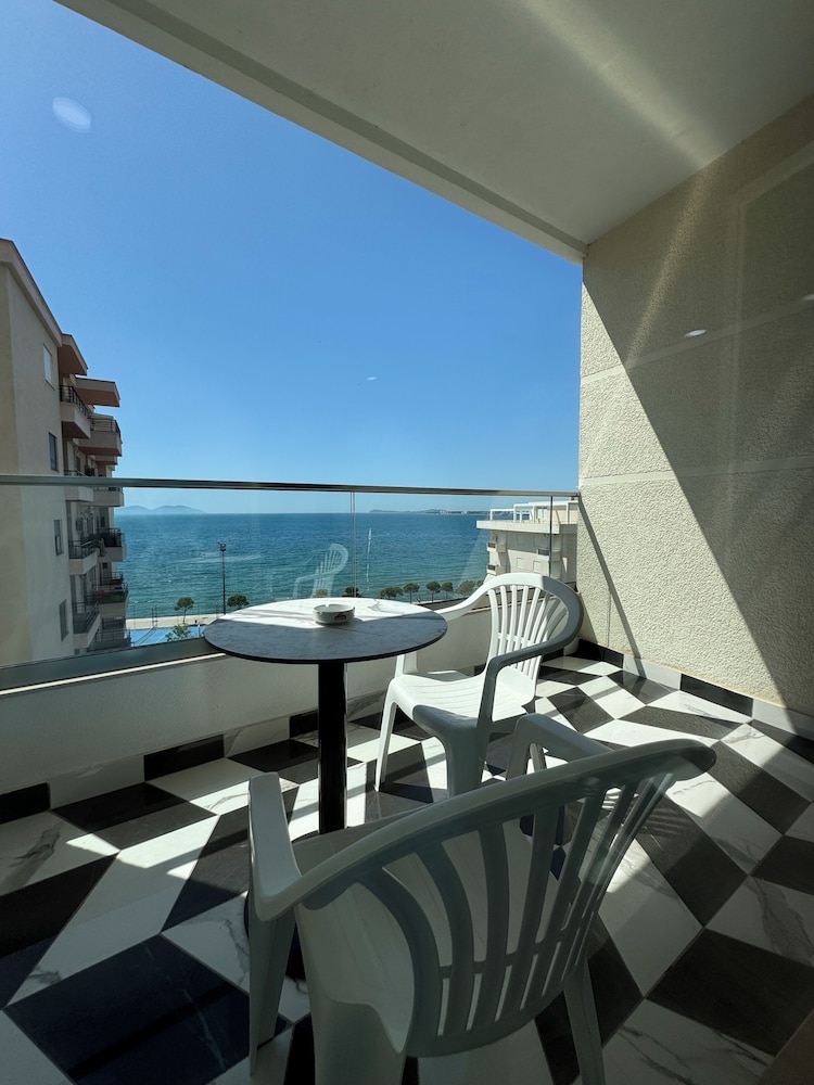 ADEA HOTEL 26/58