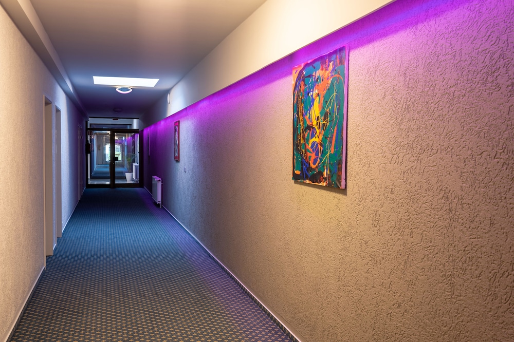 Confour Hotel 35/50