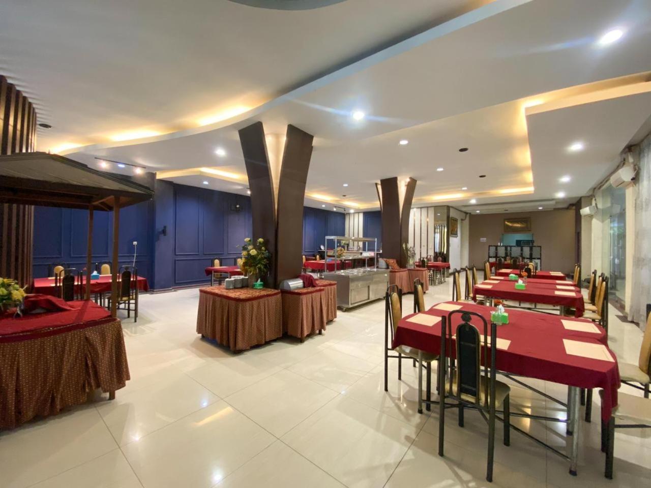 Grand Mansion Hotel 28/32