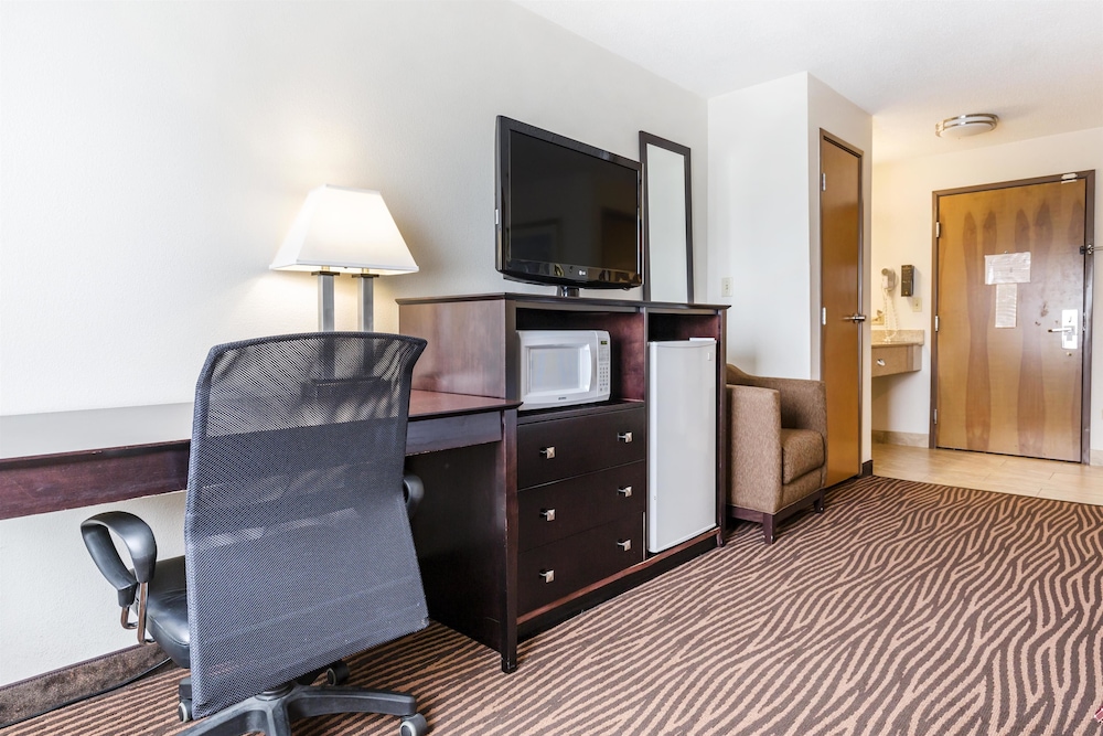 Best Western Des Plaines Inn 34/36