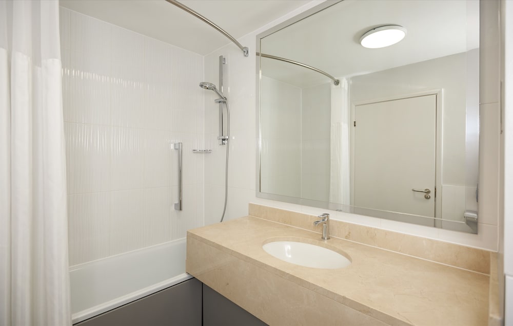 Doubletree Newbury North 48/50