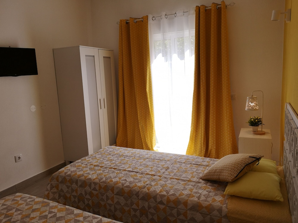 Sensations Guesthouse 15/50