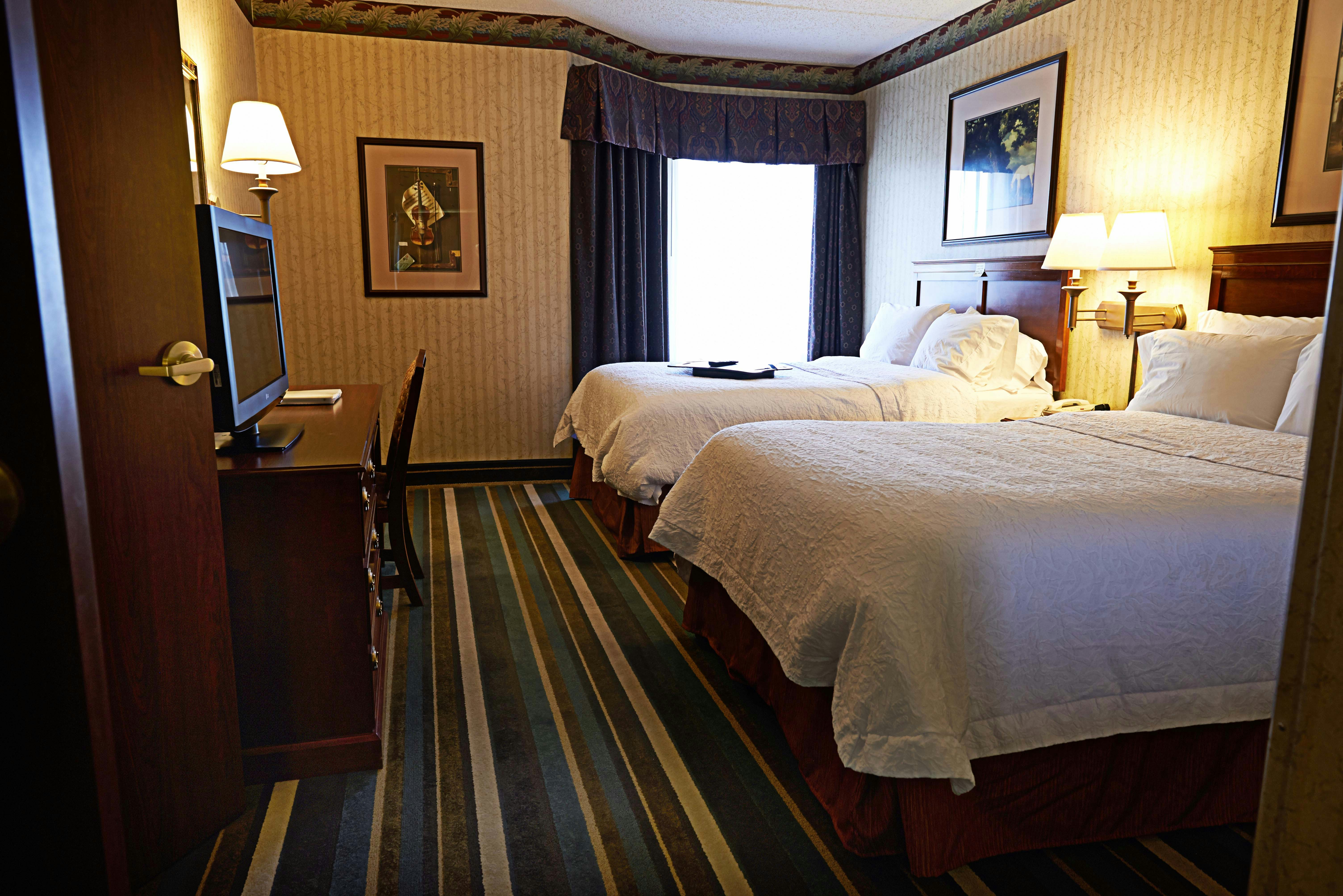 Hampton Inn Suites Scottsburg 27/82