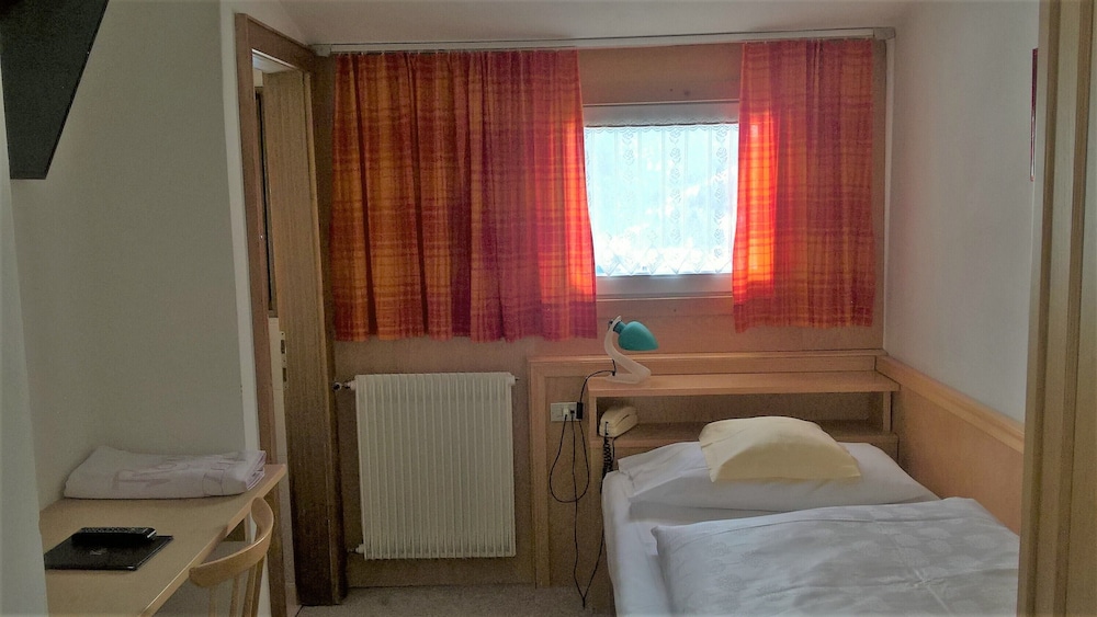 Hotel Rodes 30/68