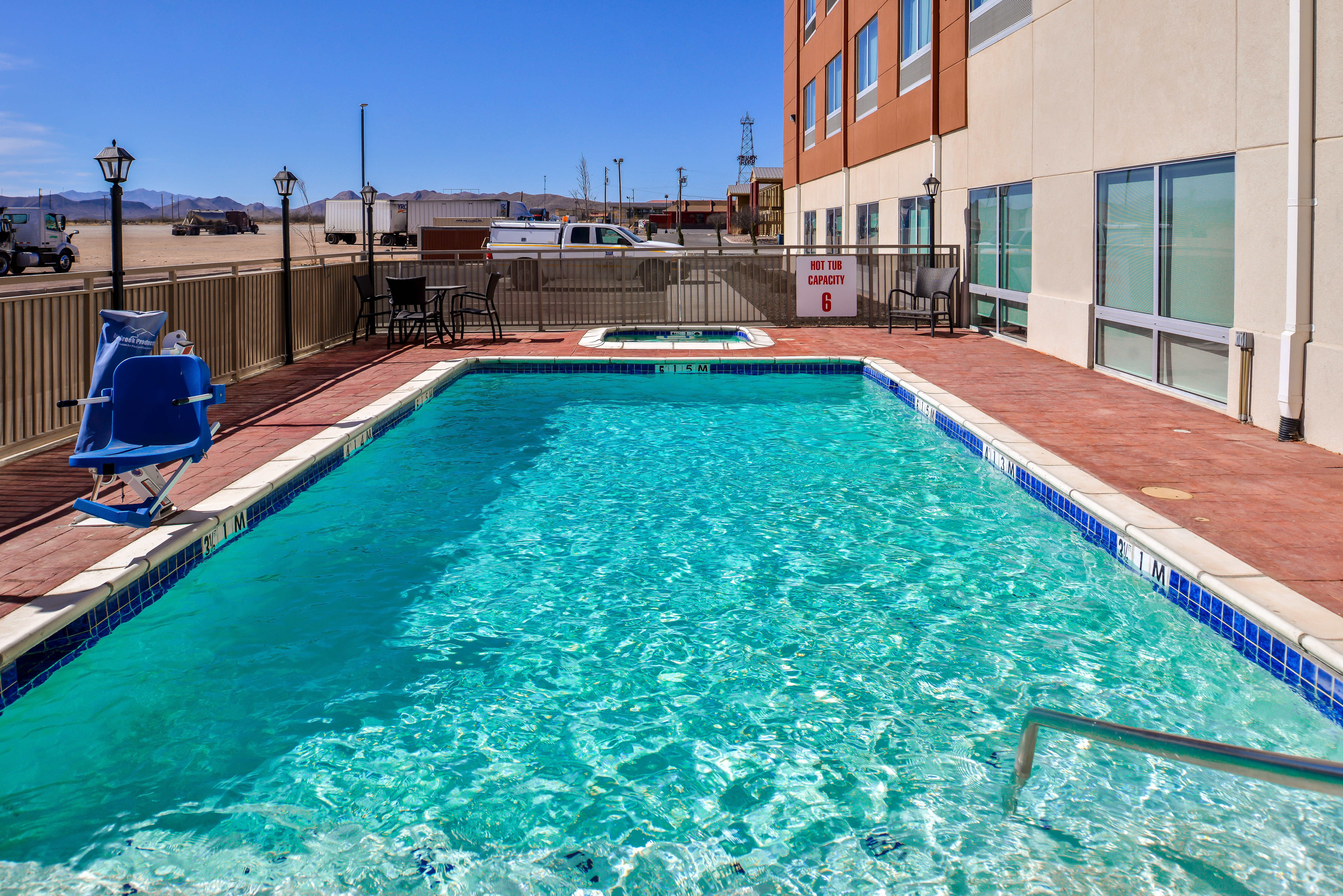 HOLIDAY INN EXPRESS & SUITES VAN HORN 59/65