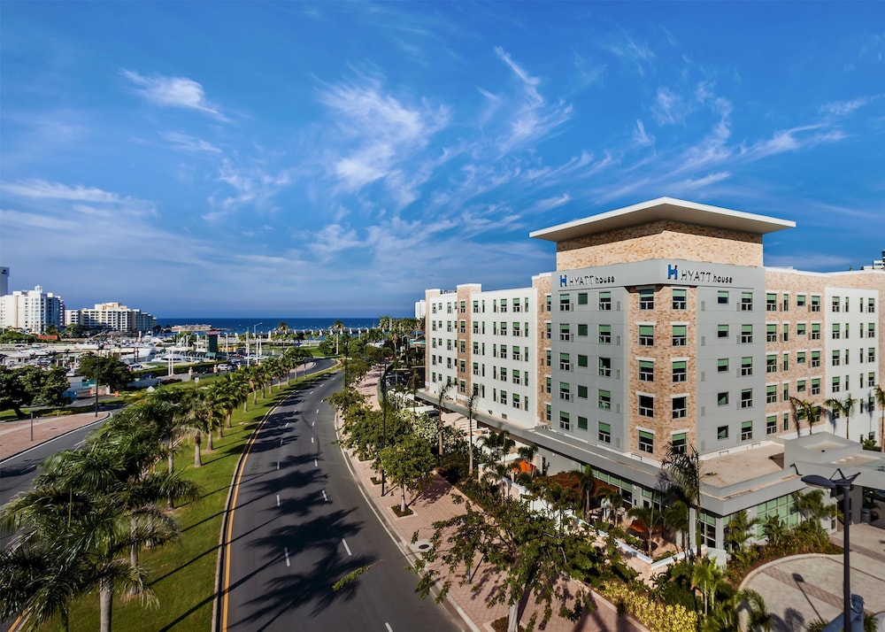Hyatt House San Juan 4/74