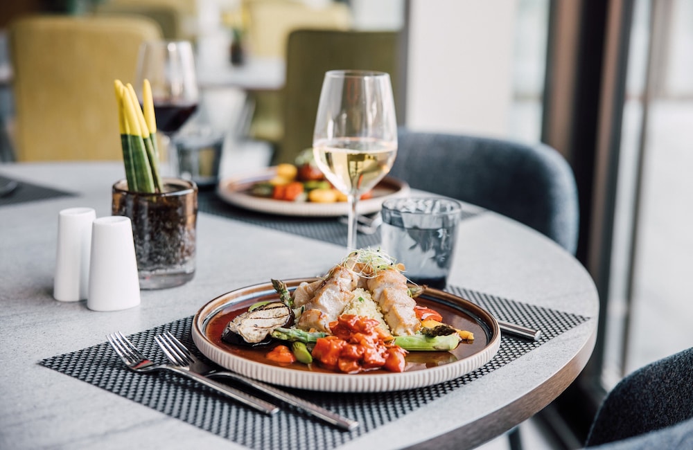 Leonardo Hotel Zurich Airport 56/76