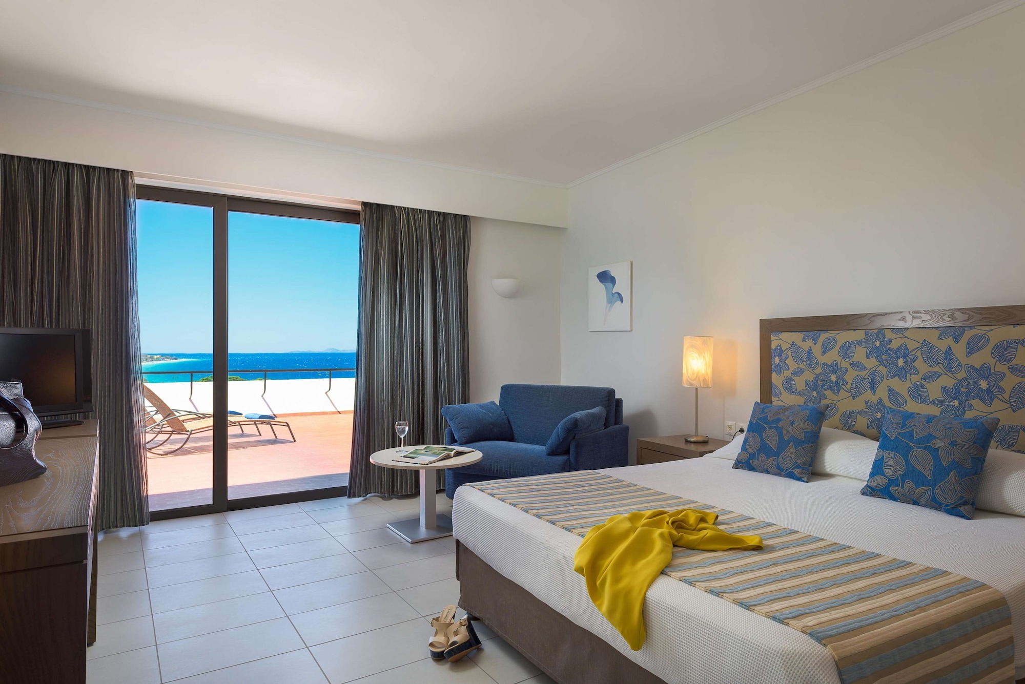 STANDARD, SEA VIEW