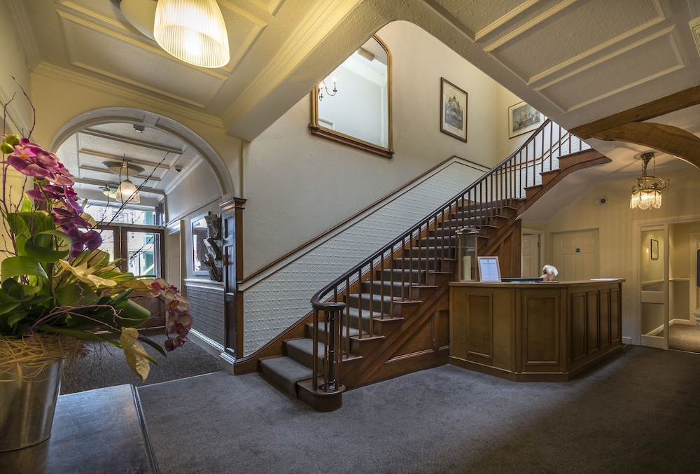 Royal Oak Hotel 8/47