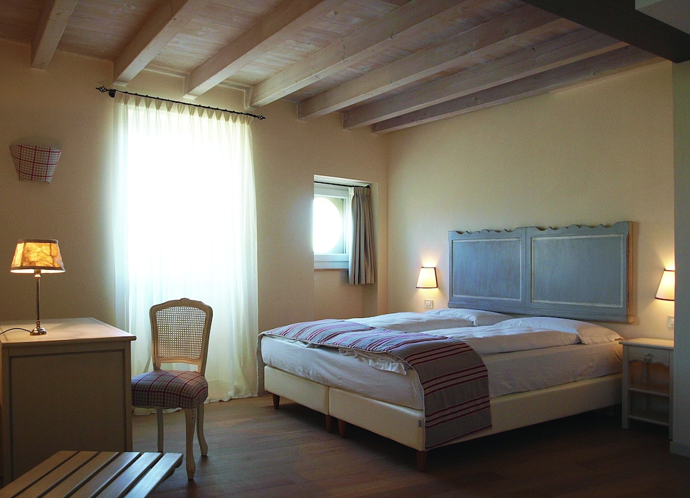 Hotel Villa Moron 11/50