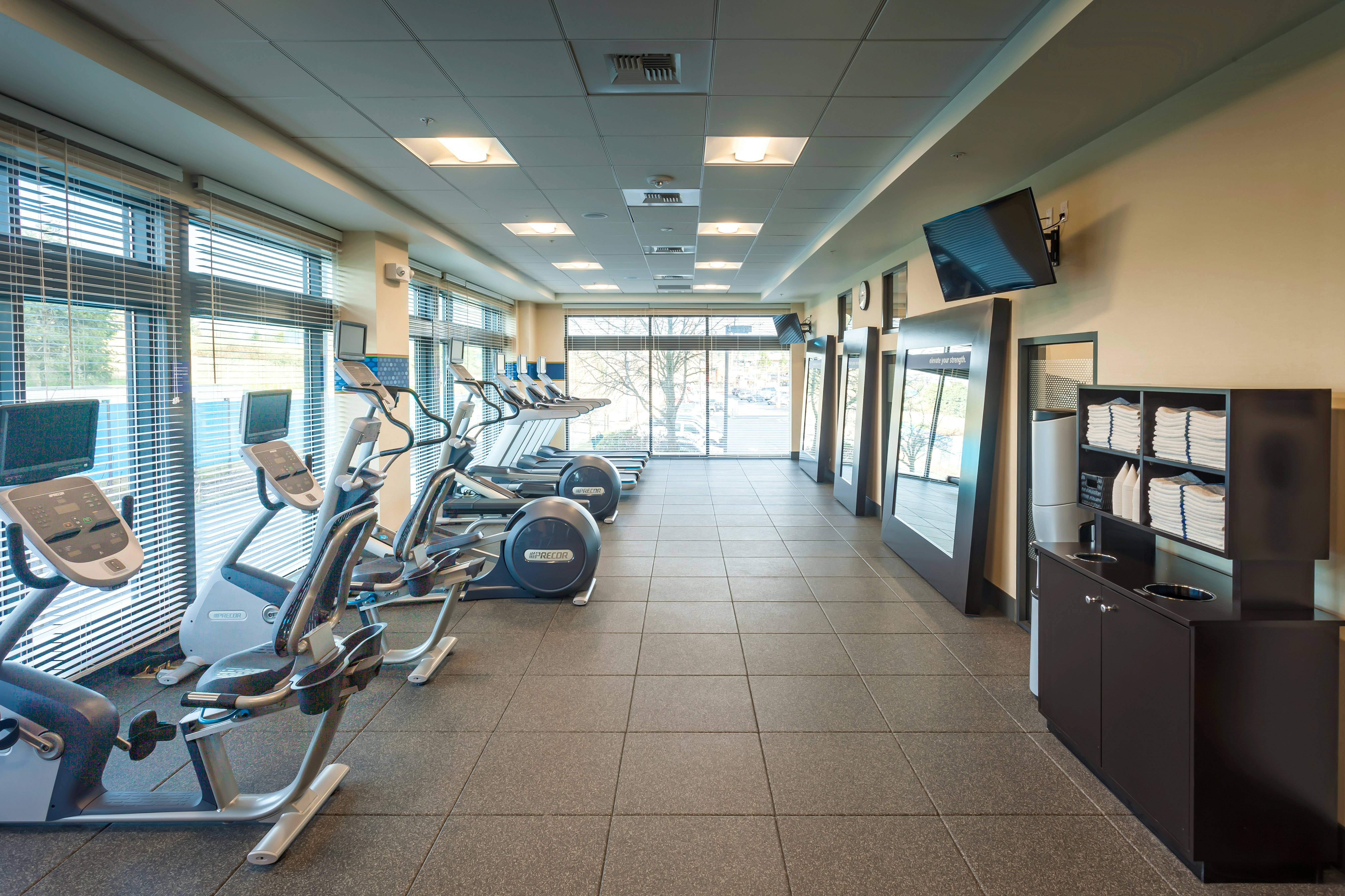 Hampton Inn Suites By Hilton Seattle Northgate 27/53