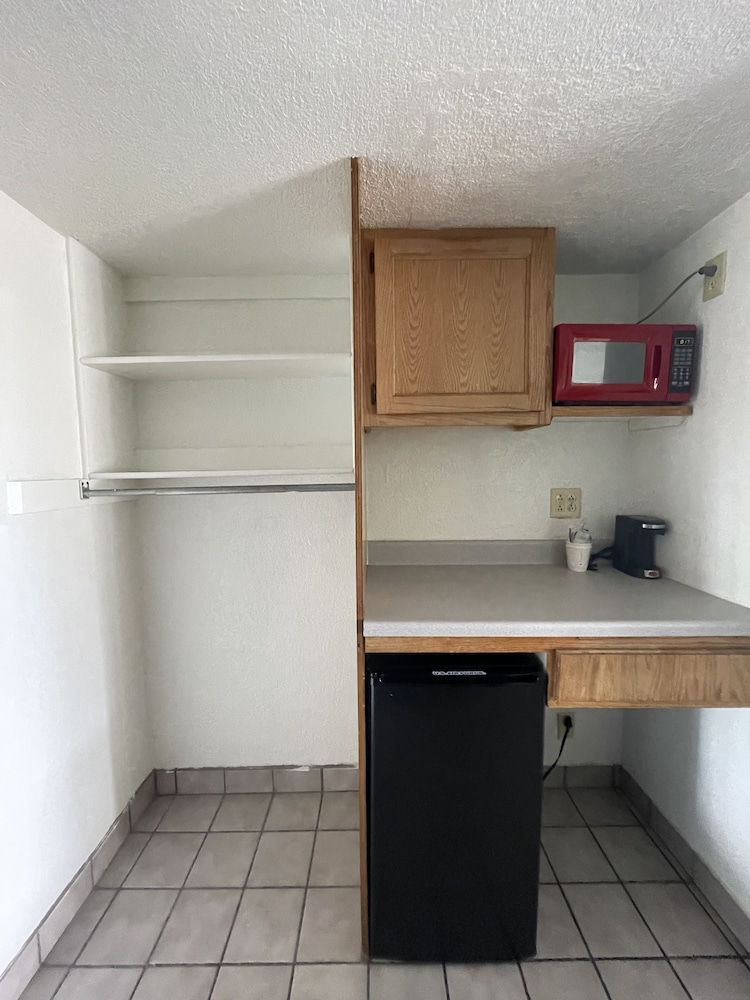 Travelodge by Wyndham Farmington Hwy 64 5/70