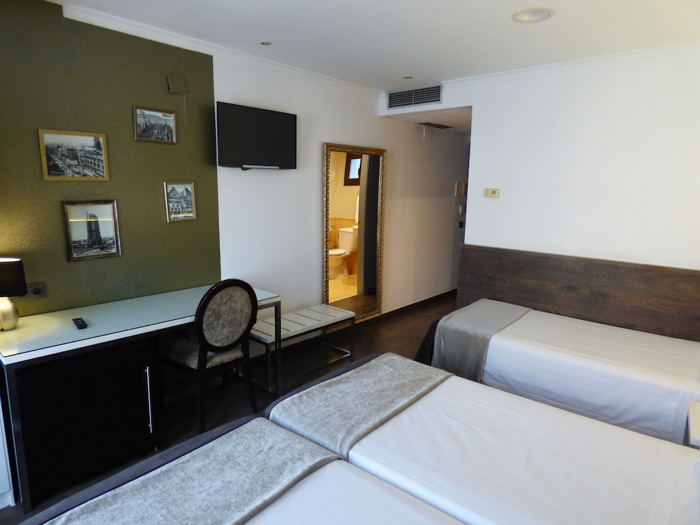 Hotel Moderno BCN 24/70