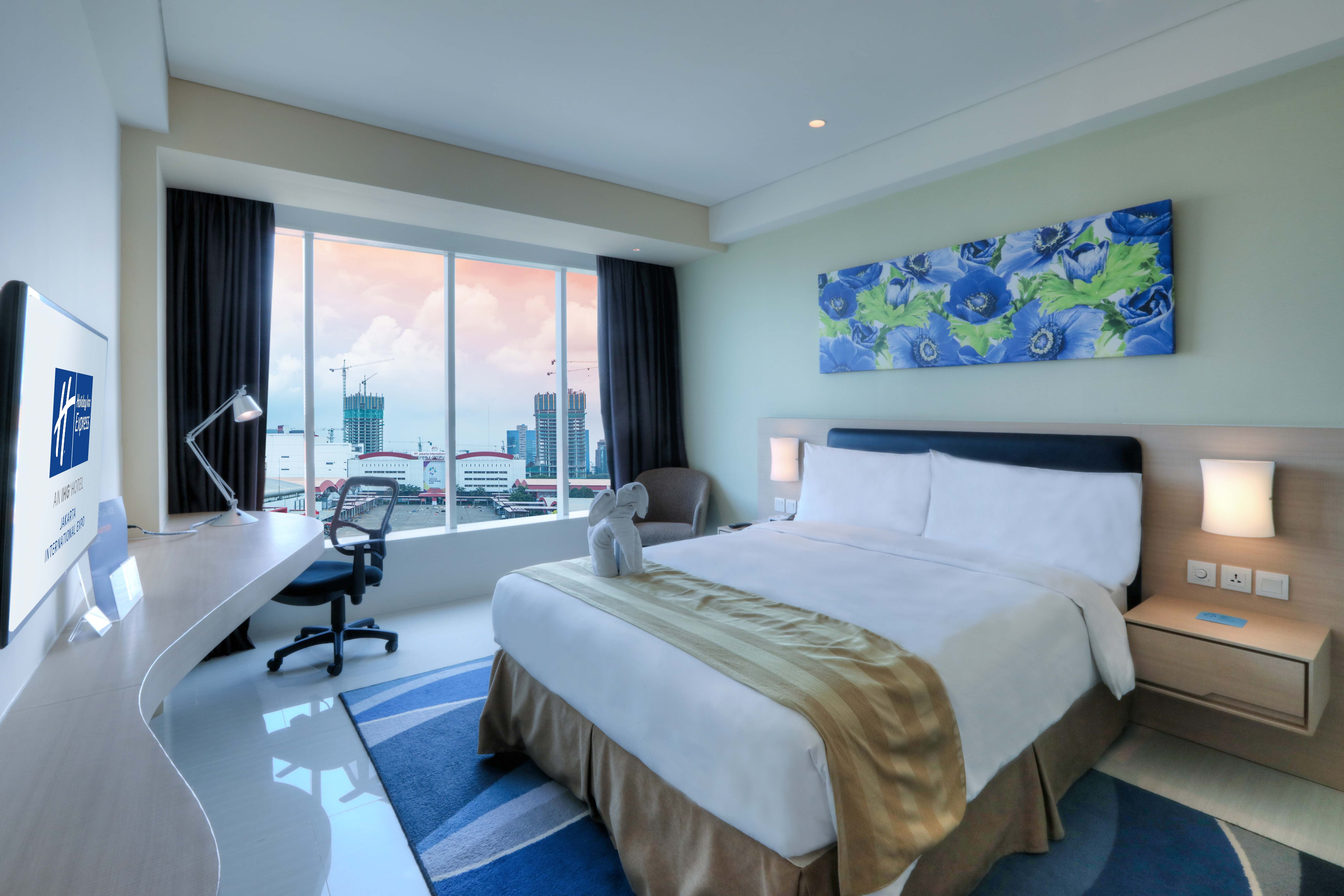 Holiday Inn Express Jakarta International Expo 37/75