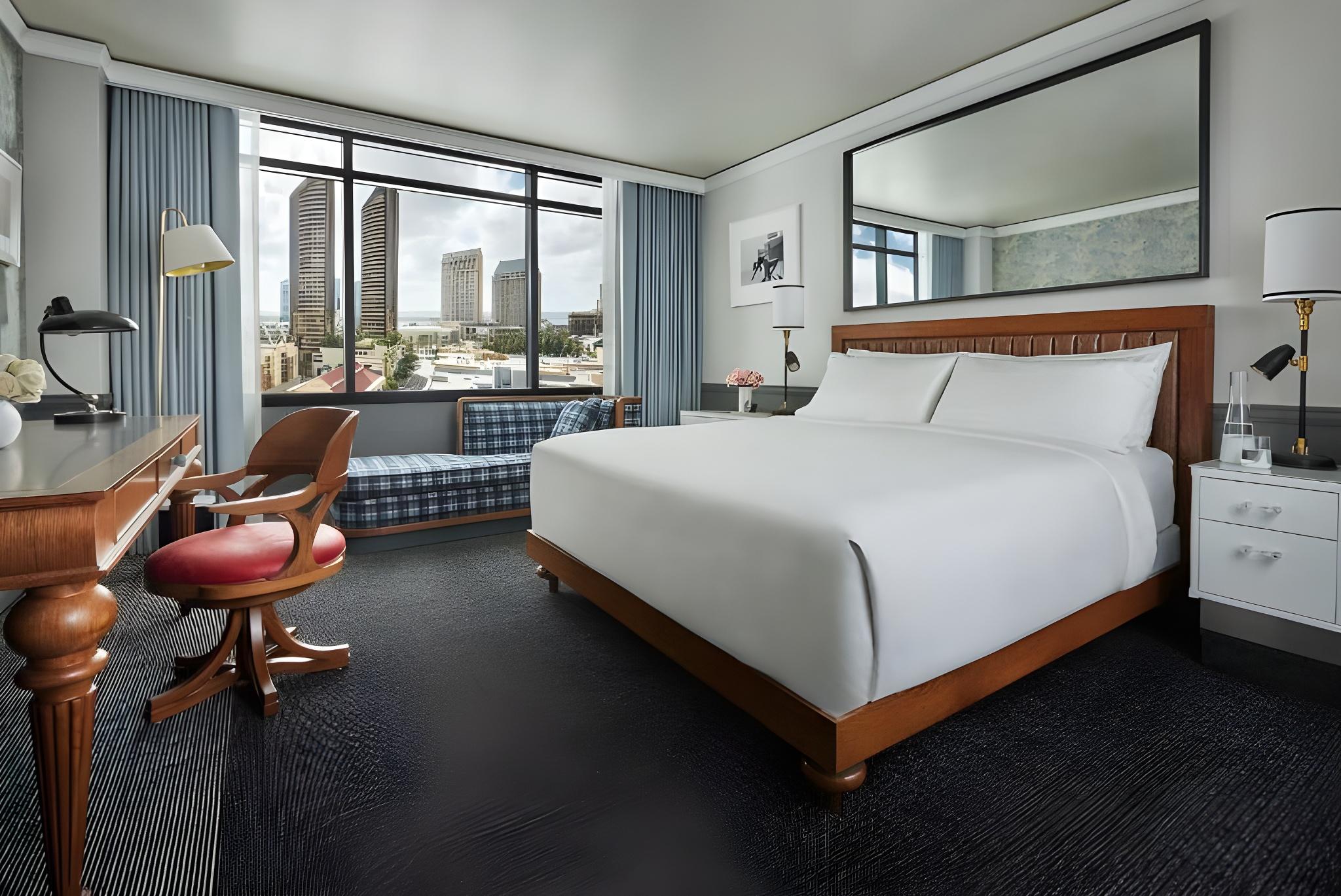 Gaslamp, King Bed