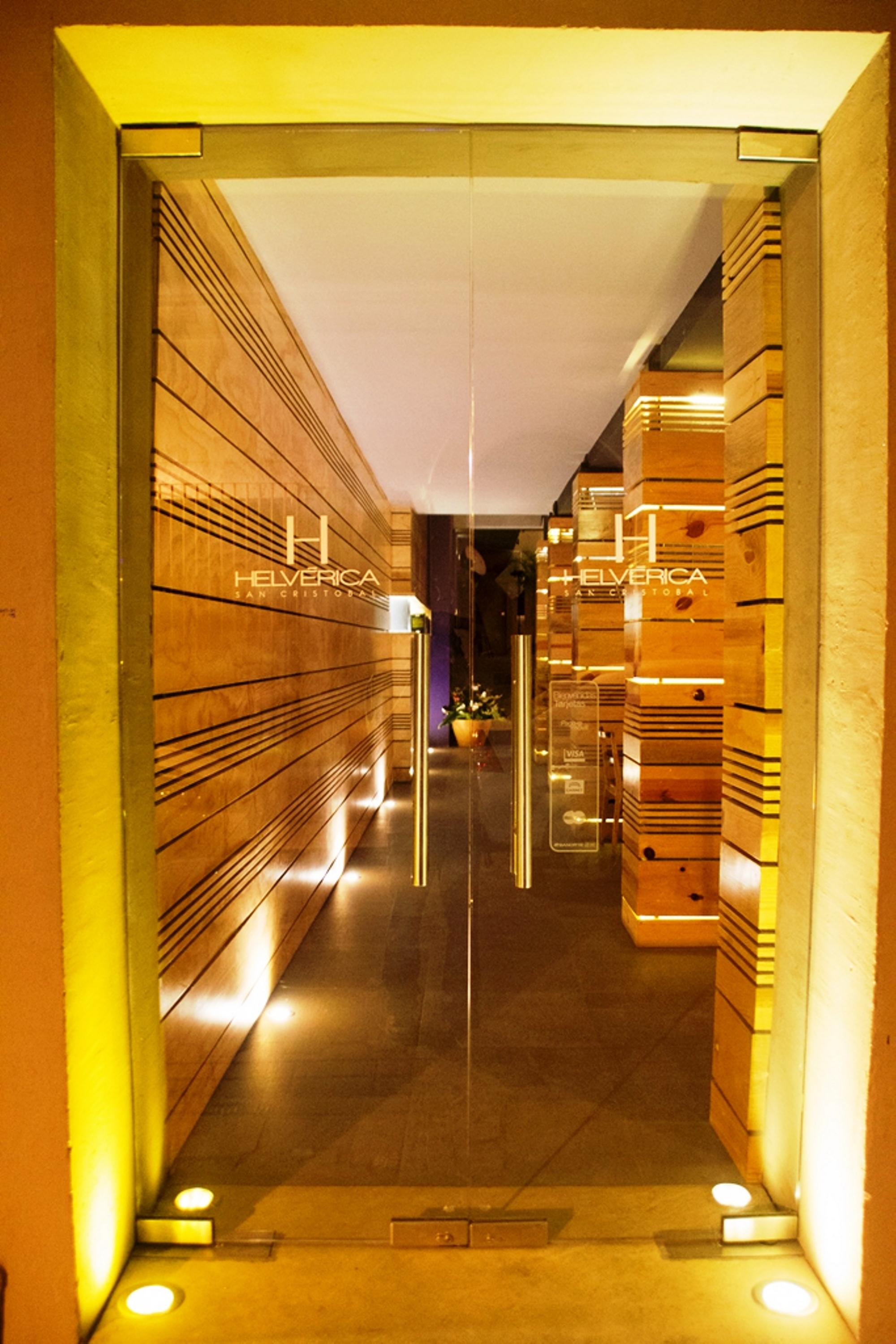 Helverica Hotel 40/54