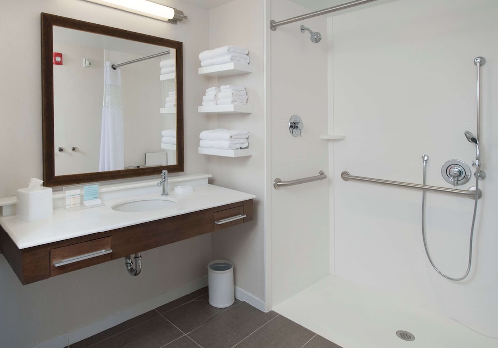 Hampton Inn & Suites Braselton 18/57