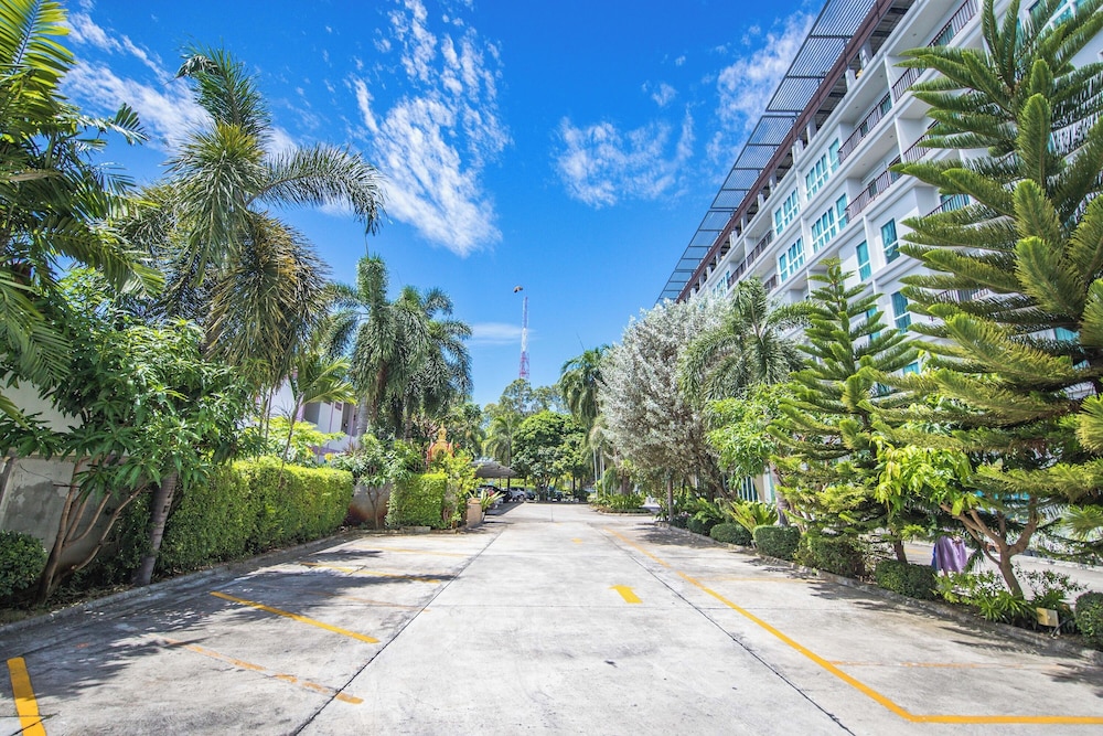 Phavina Hotel & Grand Boutique Rayong 64/72
