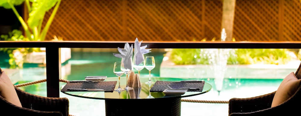 Dhevatara Beach Hotel And Spa 14/36