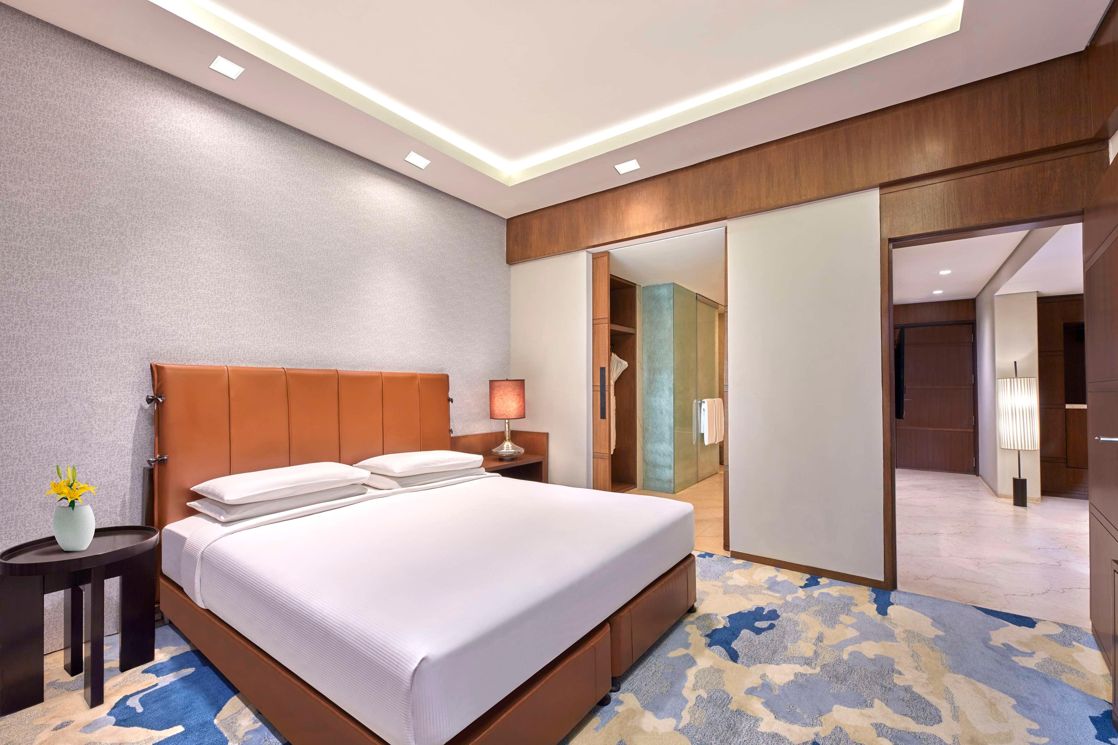 Regency, Suite, King Bed