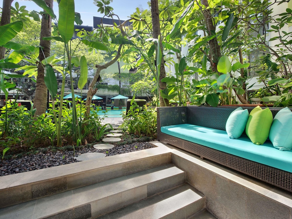 MERCURE BALI LEGIAN 71/75
