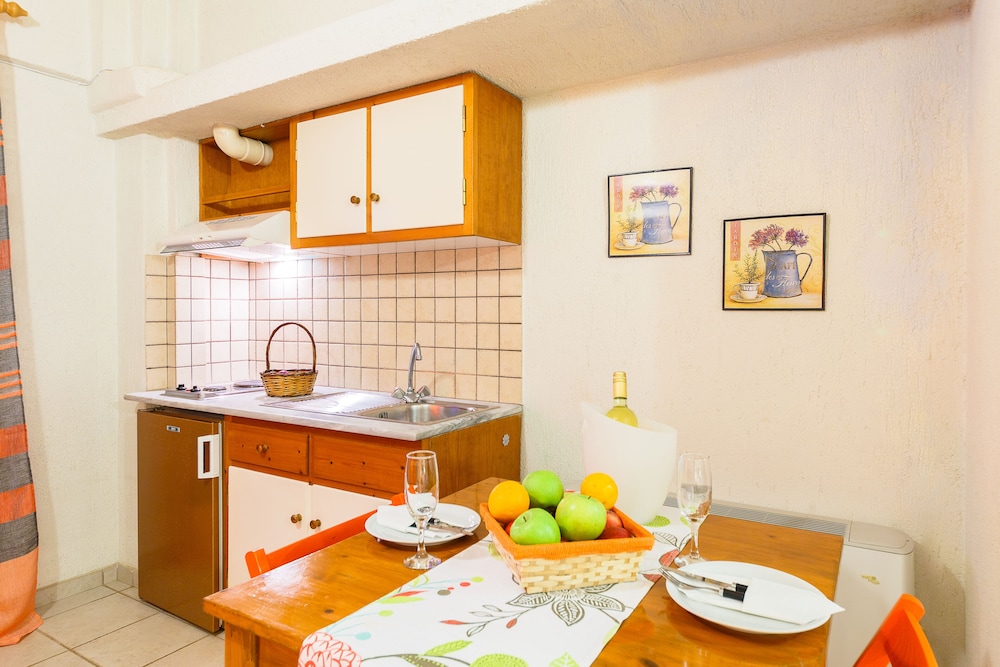 Grekis Hotel Apartments 33/33
