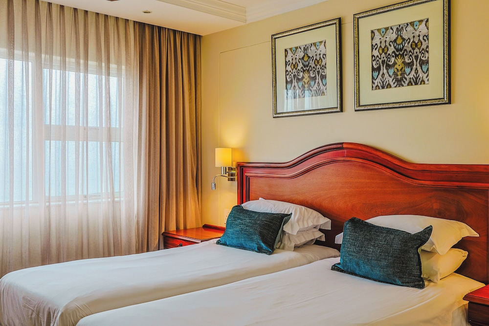 Premier Hotel Regent East London 10/59