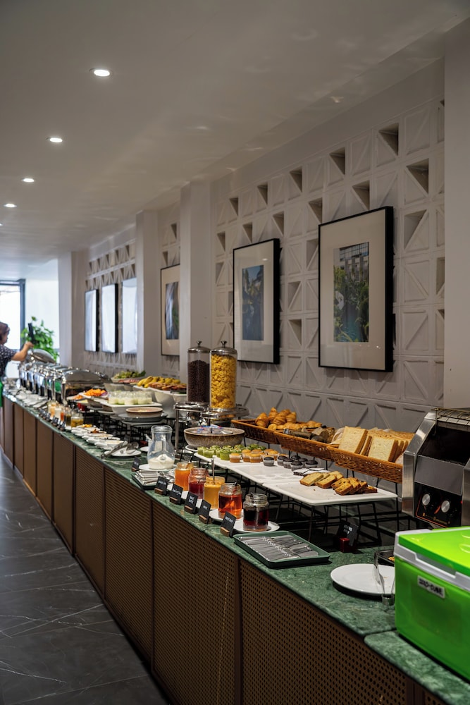 Baitong Hotel And Resort Phnom Penh 5/47