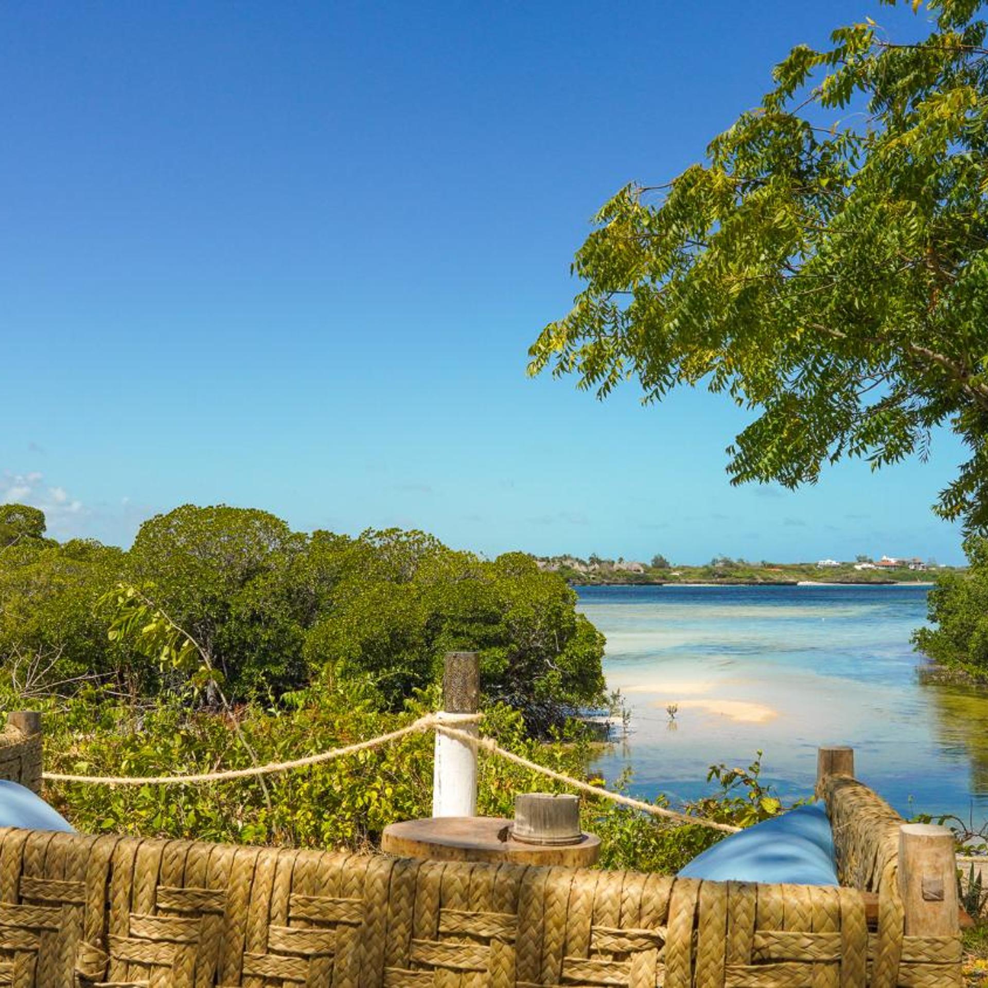 Merry Crab Cove Beach Resort 52/54