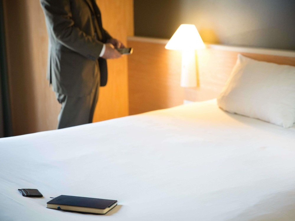 Ibis Florence North Airport Hotel 36/65