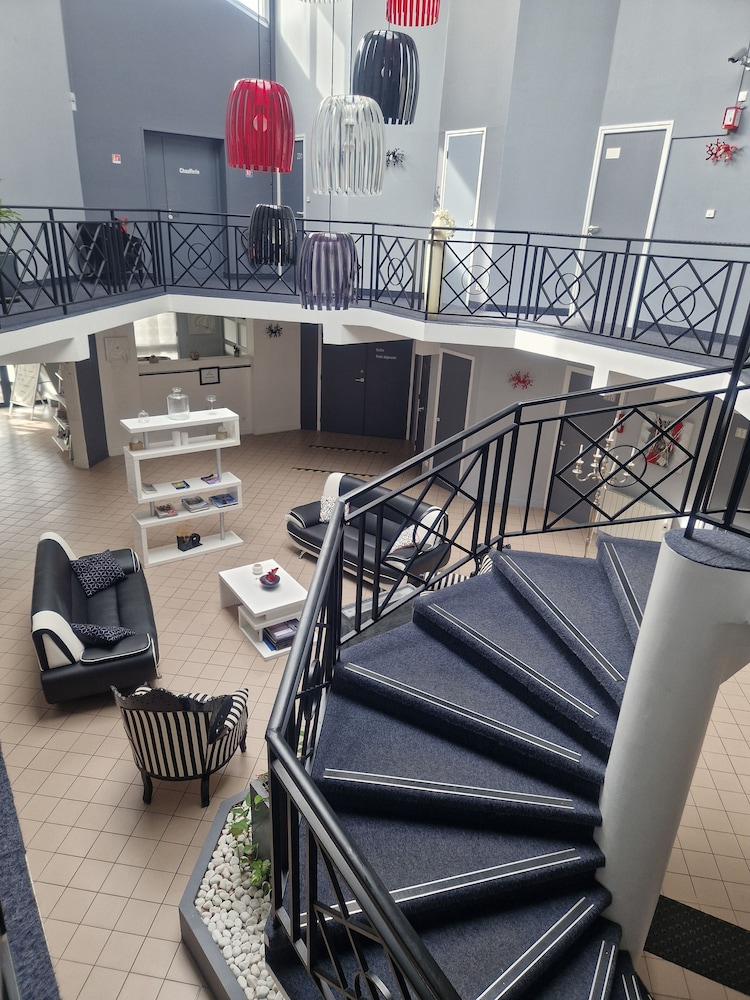 Agape Hotel Niort- Bessines 38/50