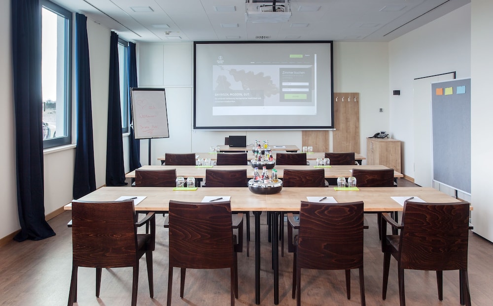 Coffee Fellows Hotel Munchen Freiham 75/82