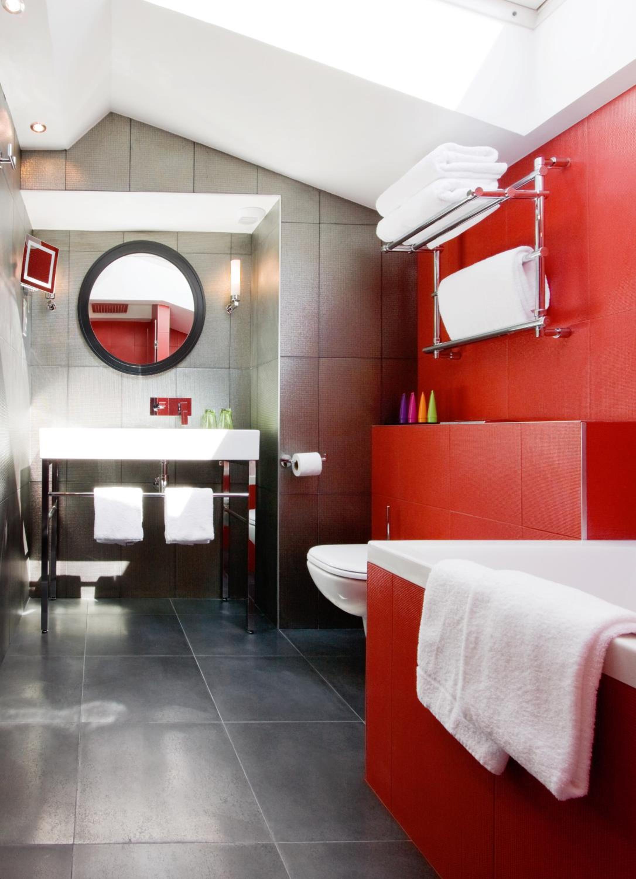 Monceau, Suite, King Bed, Sofa، Le Mathurin Hotel & Spa 9/10