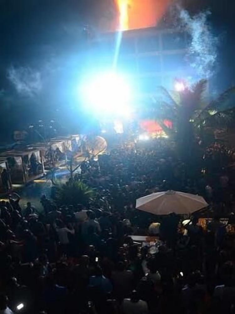 SinQ Party Hotel 36/43