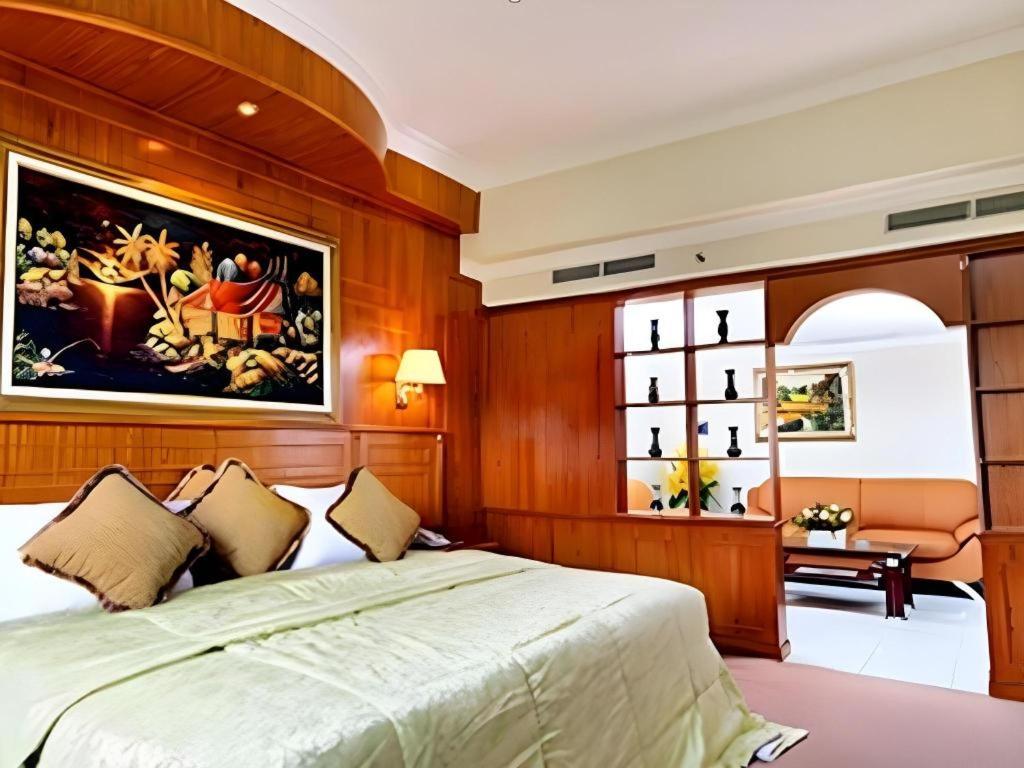 Madani Hotel Medan 8/23