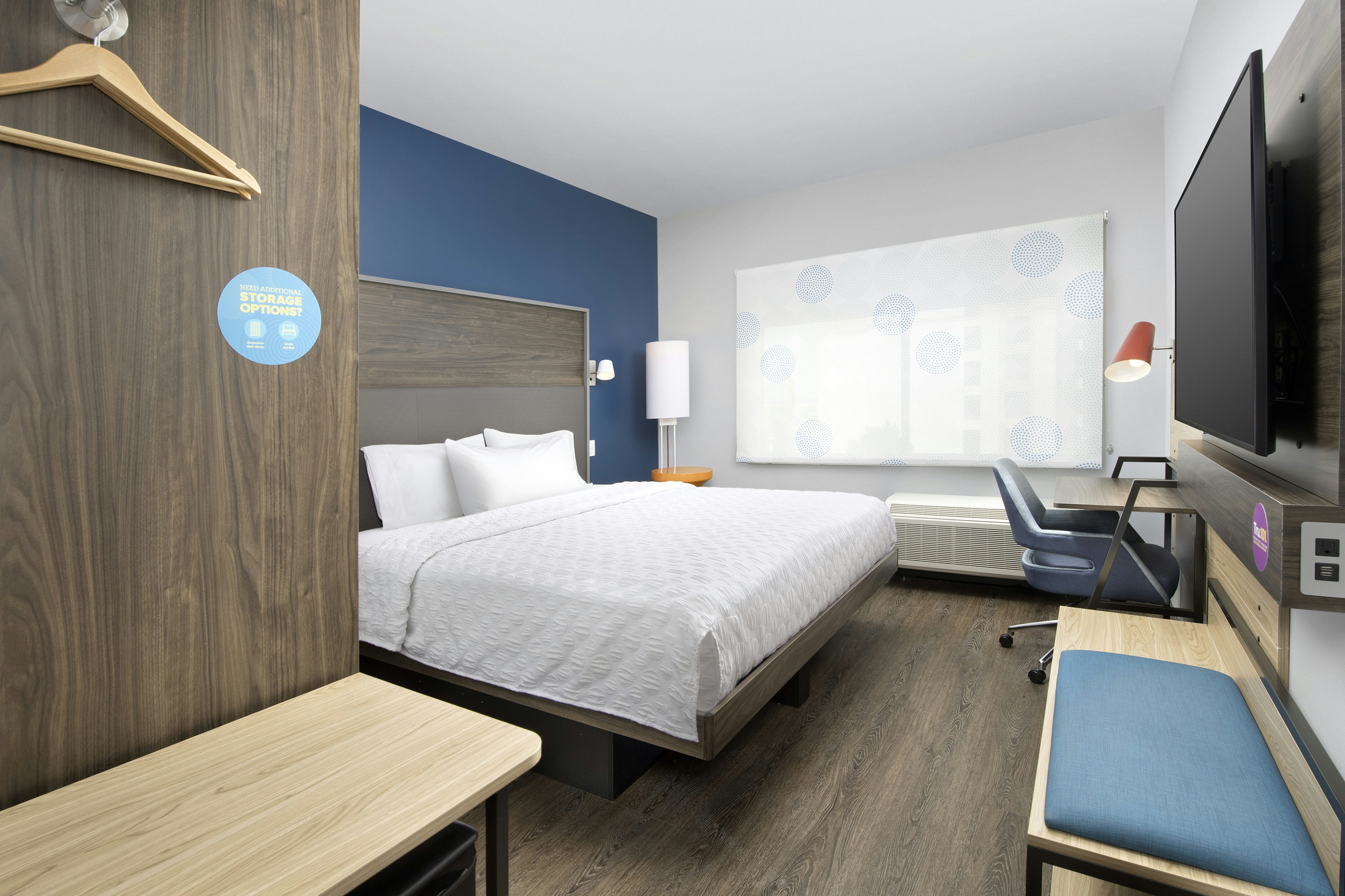 ROOM, KING BED
