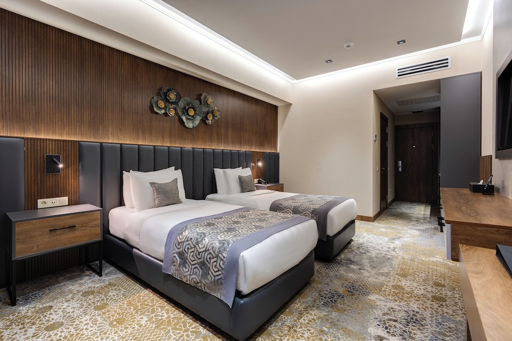 City, King Bed