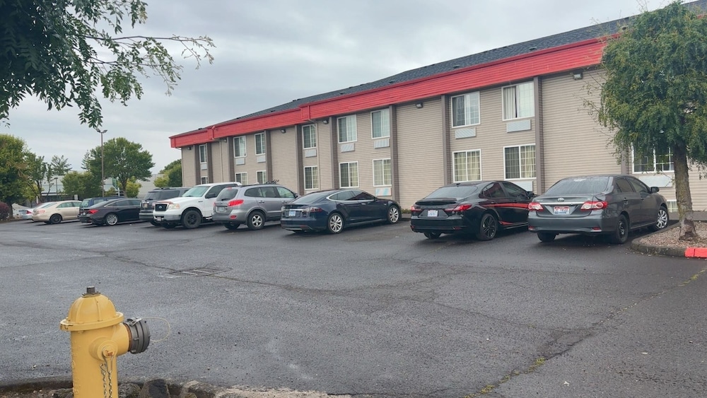 Bridgeway Inn and Suites Portland Airport (ex. Rodeway Inn and Suites NE 181st Avenue) 25/29
