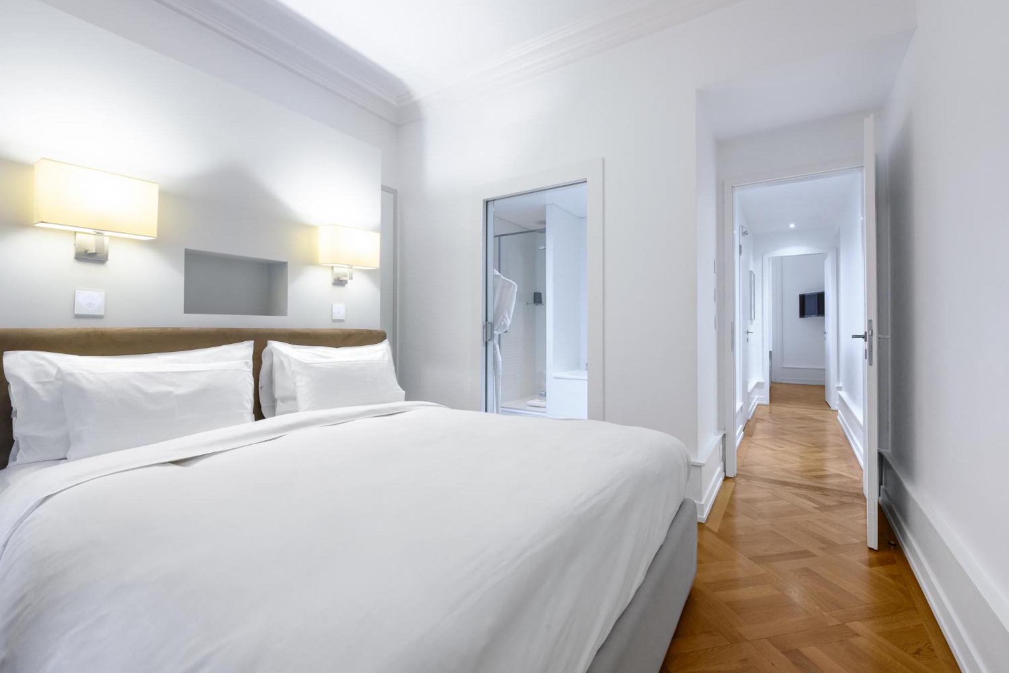 3 Bedrooms, Apartment
