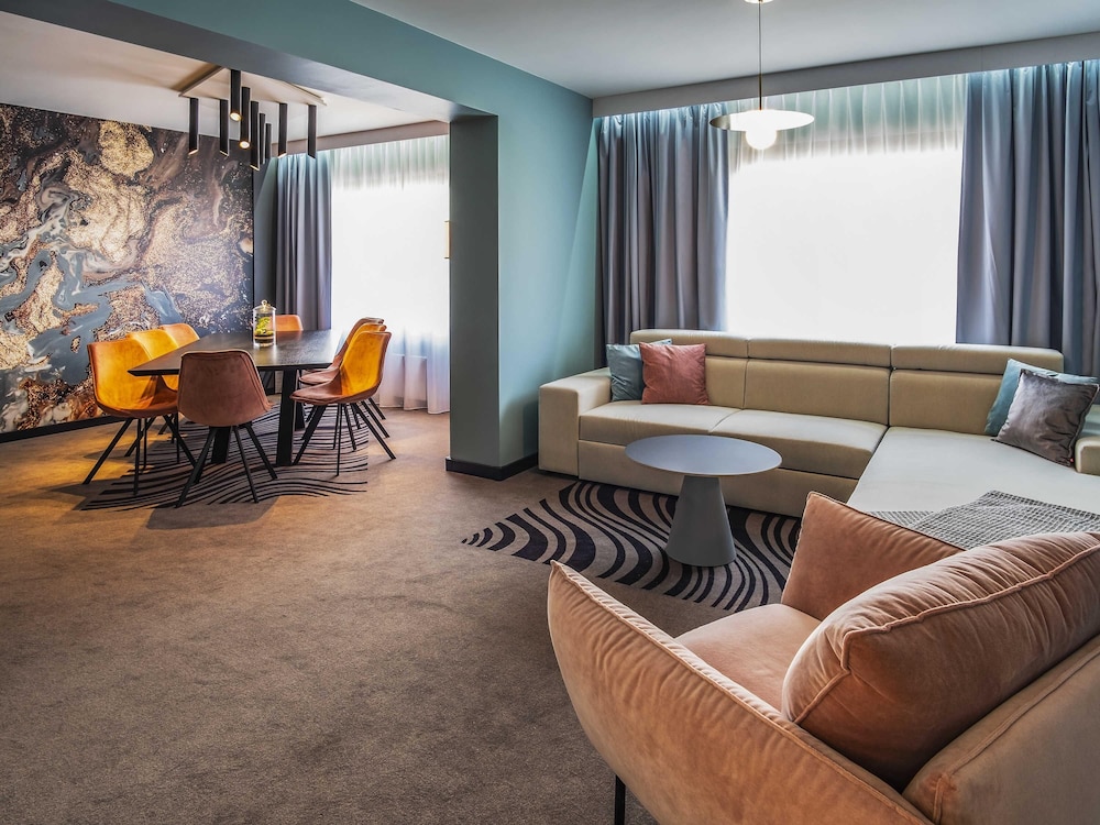 NOVOTEL KATOWICE CENTRUM 50/66