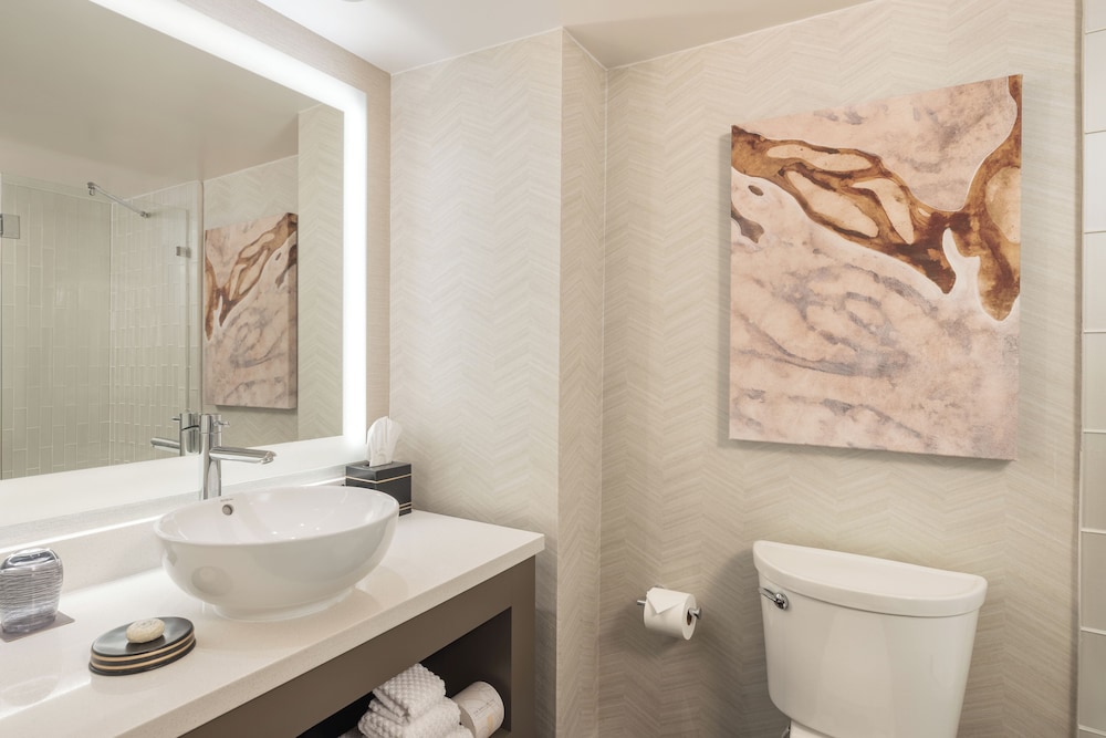 Executive, Suite, King Bed, The San Luis Resort Spa & Conference Center 6/9